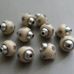 Kashmiri Perle 18 mm - creme